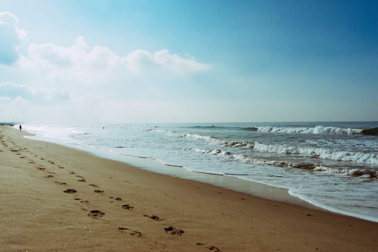 Jak stworzyć doskonałą stylizację na plażę?